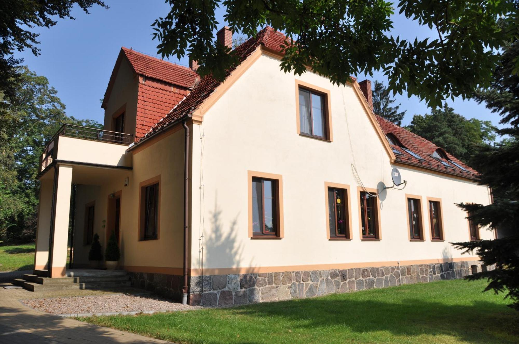 Dworek Bogdanka Trzebin Экстерьер фото